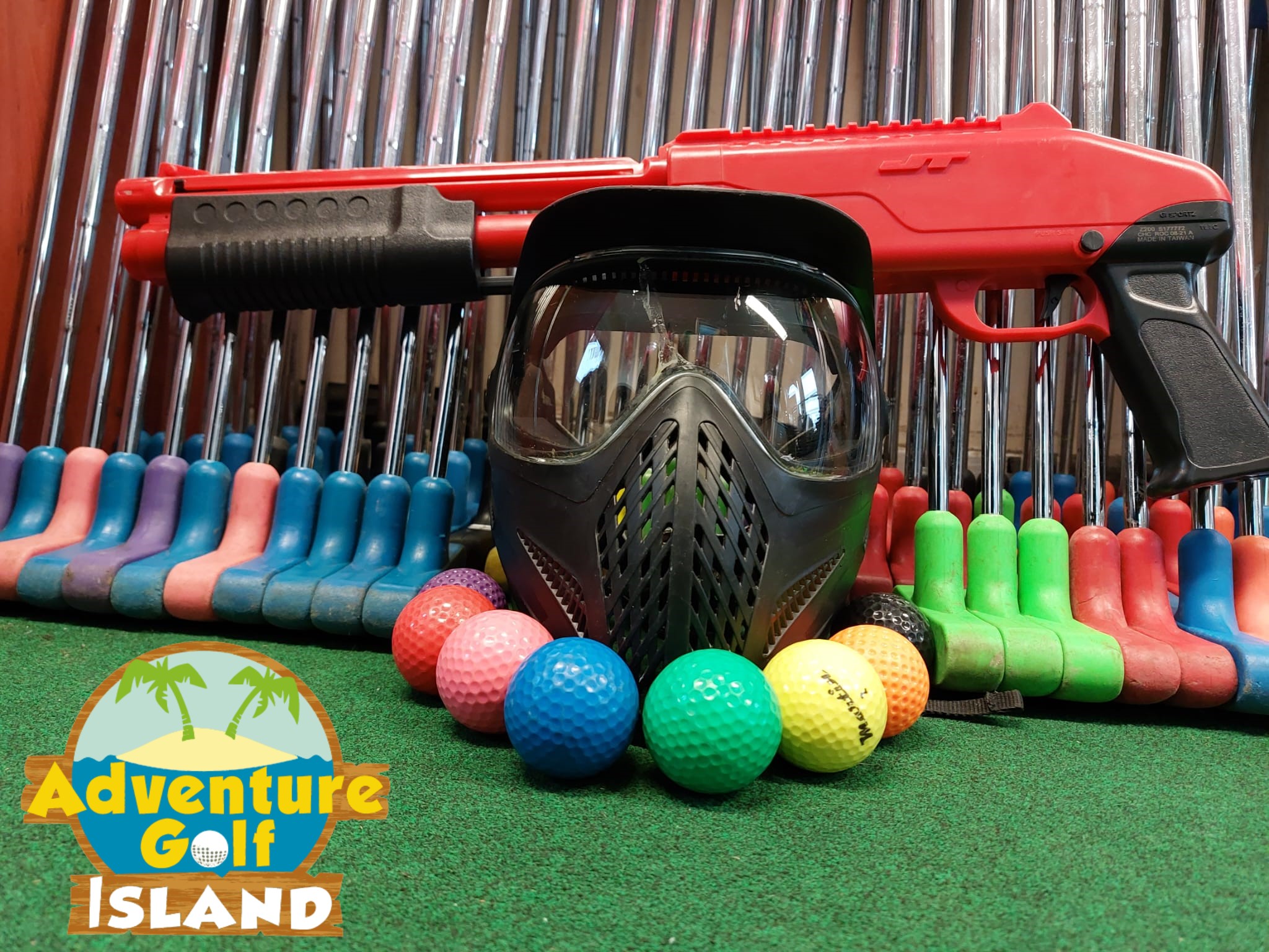 2 x Adult (18 holes) + 2 x 50balls paintball 